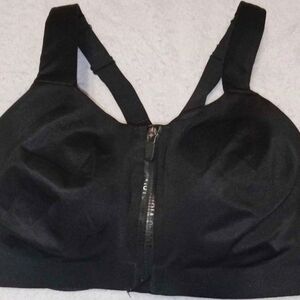 NWOT Victoria Secret 34DDD Incredible Knockout Ultra Max Sport Bra Front Close